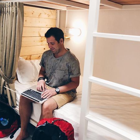 Cozy Hostel Kampong Sembulan Esterno foto